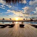 Apartamento con vista al mar - Exclusivo club de playa Pozos colorados